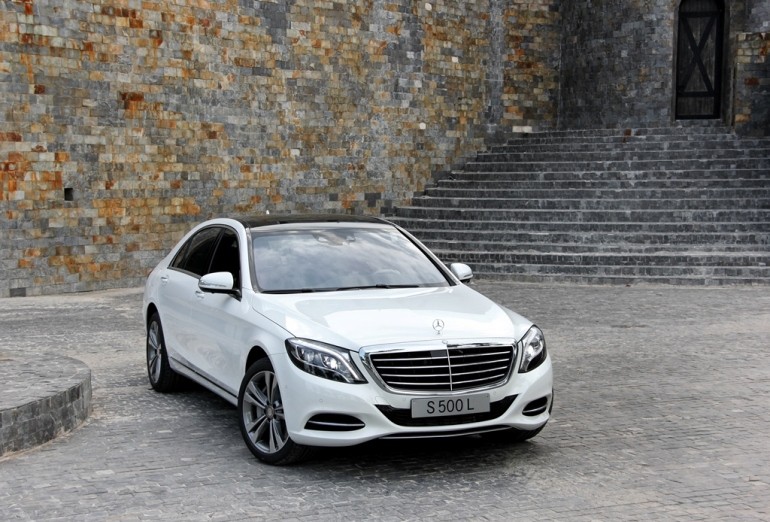 Mẫu xe S 500 L cải tiến sẽ được Mercedes-Benz Việt Nam trình làng tại Triển lãm Mercedes-Benz Fascination 2014 diễn ra vào ngày 19/6 tới ở Hà Nội.